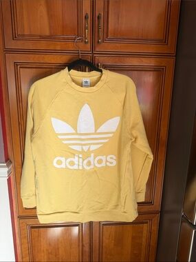 adidas Yellow Crewneck Sweatshirt with White Trefoil Logo - Men size Large